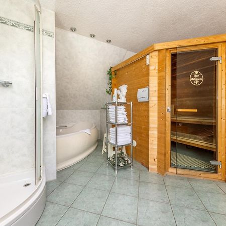 Landhotel Zur Schmiede Ґерен-Леббін Екстер'єр фото