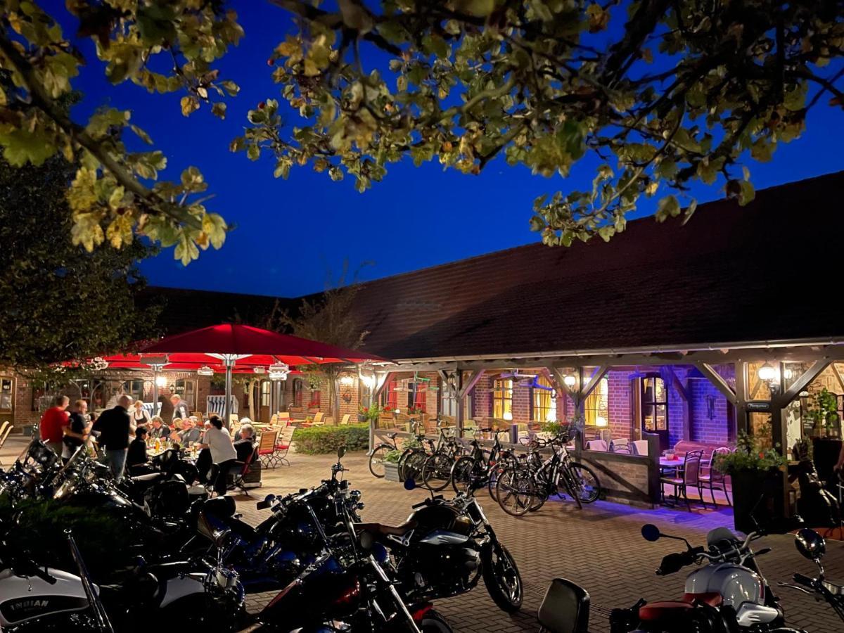 Landhotel Zur Schmiede Ґерен-Леббін Екстер'єр фото