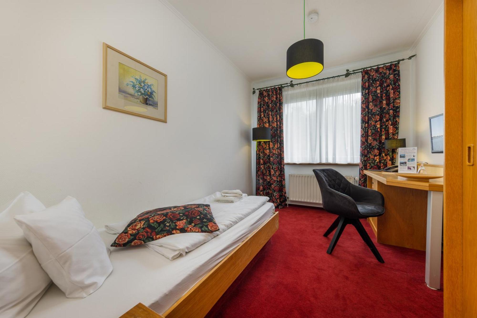 Landhotel Zur Schmiede Ґерен-Леббін Екстер'єр фото